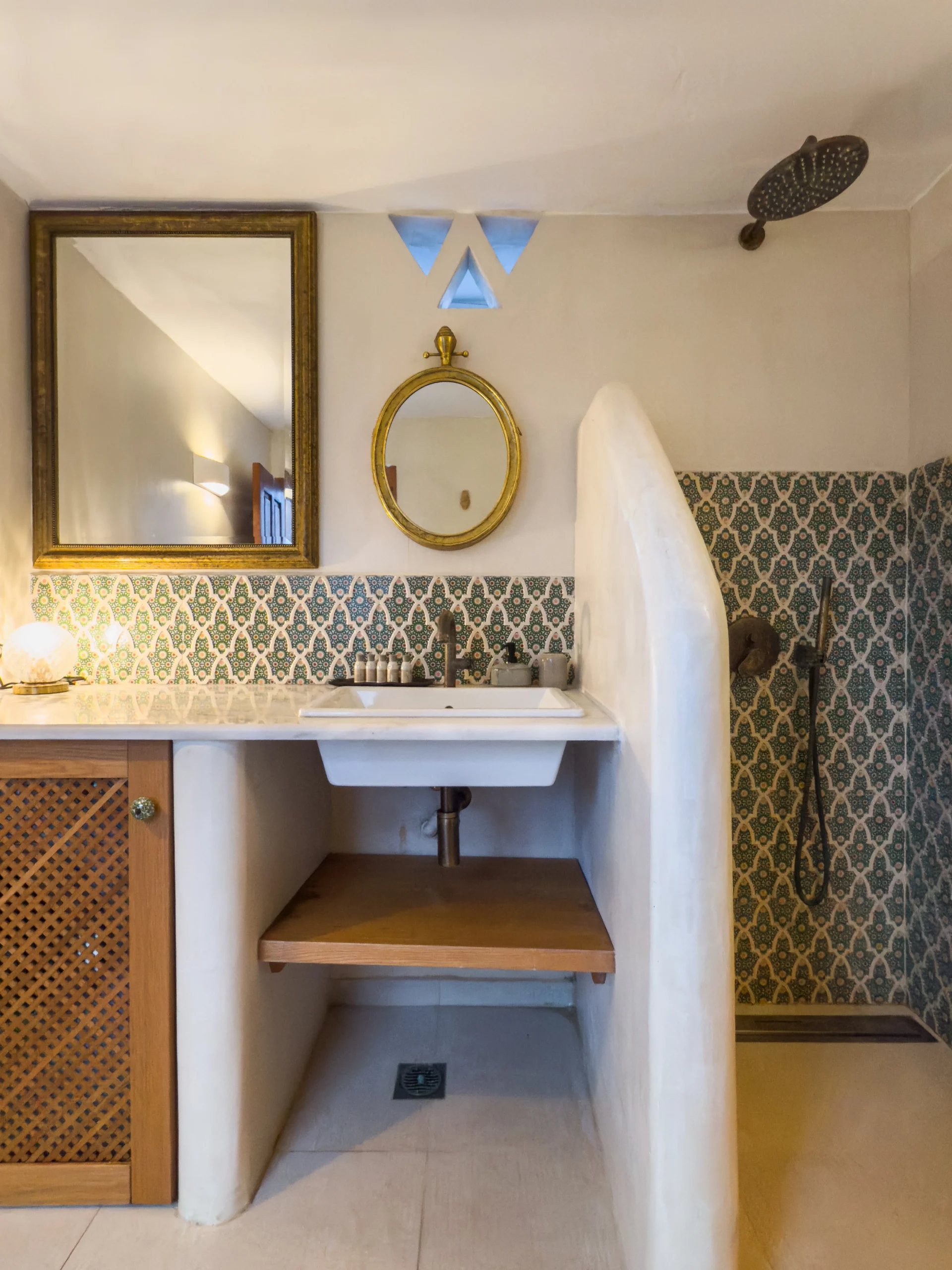 Villa Lindos Space
